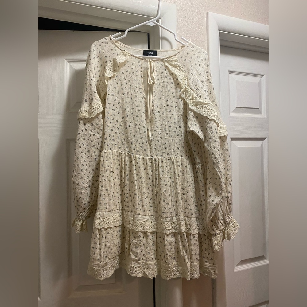 Vici NWOT long sleeve dress, floral